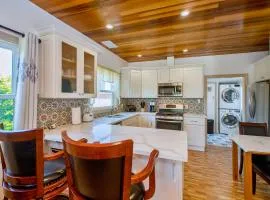 Alameda 2BR 2BA house, AC, near ferry to San Francisco, 2 free parking spaces
