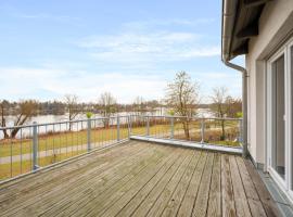 Gorgeous Home In Hennigsdorf With Lake View, hotel with parking in Hennigsdorf
