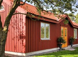 Stunning Home In Degerhamn With Kitchen, хотел в Degerhamn