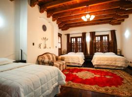 Indian Palace Hotel Boutique Spa & Restaurante, hotel with parking in Antigua Guatemala