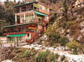 The Moon Light Home stay, bed and breakfast en Bhimtal