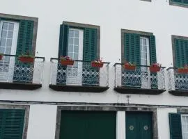 Casa das Floreiras - City Center Apartment