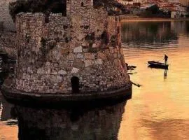NAFPAKTOS-luxury suite