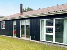 6 person holiday home in Oksb l, hotell i Vejers Strand