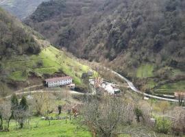 OSO4, hotel in Pola de Somiedo