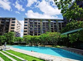 Bangkok city center loft apartment sathon – apartament w mieście Yan Nawa