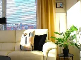 Large Modern 3 Bedroom City Centre Apartment ,Free Parking
