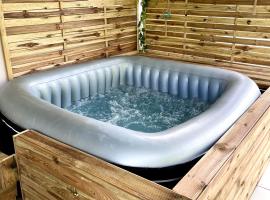 Appartement Le Colibri avec jacuzzi, apartment in Saint-Joseph