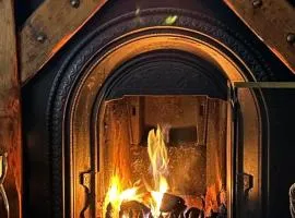 Cosy cottage with sea & mountain views Carnlough