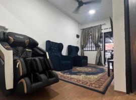 Homestay D ‘Tok Ara, holiday home in Johor Bahru