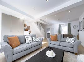 Salters Cottage - Stunning Modernised 3 BR Home Just Steps From the Beach: Budleigh Salterton şehrinde bir otel