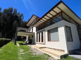 Casa de Campo Moderna Ubaté - Sector La Laja, cottage in Ubaté