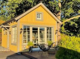 Trevligt tinyhouse 15 min från Göteborg city, място за настаняване на самообслужване в Öjersjö