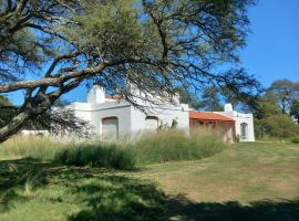 Pampa Cottage, hotel dengan kolam renang di Colonia Bar&oacute;n