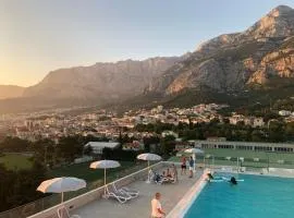 Uzelac apartment with pool