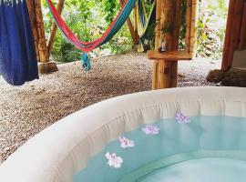 Glamping Due Amici, hotel a Palomino