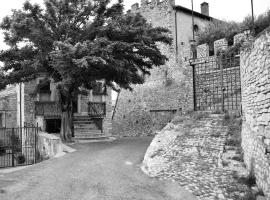 Viesnīca ar autostāvvietu "Le pietre silenti" antica dimora del 1300' pilsētā Nerola