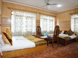 Ibni qadir, hotel u gradu 'Srinagar'