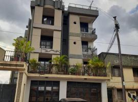 Nelly Apartments، فندق في Mbale