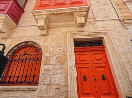 150 years old Maltese Townhouse: Dar Emanuela, Hotel in Cospicua
