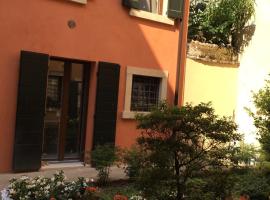 L'Angolino Nascosto, hotel in zona Piazzale Castel San Pietro, Verona