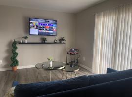 Cute & Cozy Suite in Overland Park, hotel in Overland Park