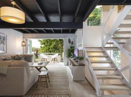 Beachside 2-Bed House with Pool, Courtyard & BBQ