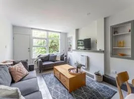 Cosy Unit With a Sea View