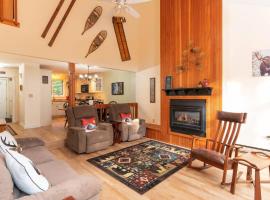 Family-friendly townhouse in a great location!, alojamiento con cocina en North Conway