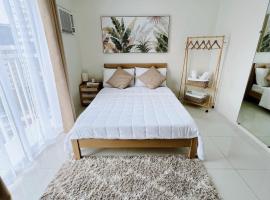 CF Haven - Resort Living Condo w/ Balcony at Bamboo Bay, ξενοδοχείο σε Mandaue City