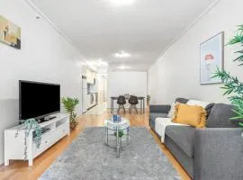 A Chic Studio Right Next to Darling Harbour