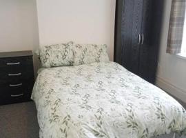 Double bed (R1) close to Burnley city centre, hotell sihtkohas Burnley