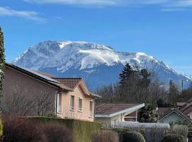 GRENOBLE SUD VARCES Suite privatisée au pied des Montagnes โรงแรมที่มีที่จอดรถในVarces