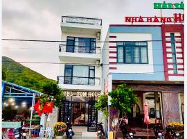HOSTEL TOM HOUSE, hotel con parking en Quy Nhon