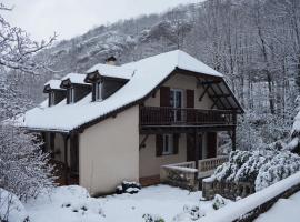 Chalet d’Ax Pyrénées, Hotel in Ax-les-Thermes