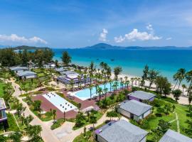 TTC Van Phong Bay Resort, отель с парковкой в городе Ninh Hòa