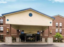 Quality Suites, hotel in Clarksville