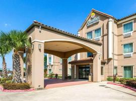 Comfort Inn & Suites, hotel v destinaci Winnie