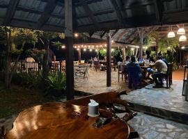 Hotel Golf 19, хотел в Ban Hua Khao