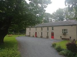 Wood House Lodge, rumah kotej di Tipperary