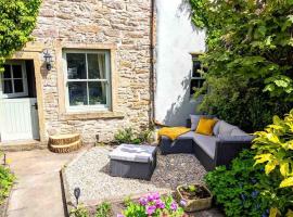 Sanctuary Cottage at Blacko, family hotel in Barrowford
