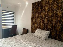 New Travellers Lodge Sangotedo Lagos, מלון בלקי