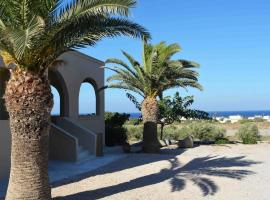 Olive Villa, holiday home in Kamari