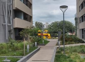 Hermoso Departamento confort y calidad: C&oacute;rdoba'da bir otoparklı otel