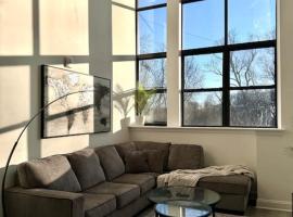 MEB Loft, hotel with parking in Darby