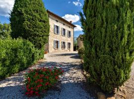 Apartment in Casole d'Elsa - Toskana 24073, hotel in Casole dʼElsa