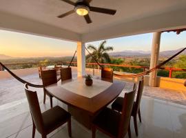 Departamento con Vista a las Montañas y al Mar: Ixtapa'da bir otel