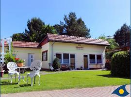 Haus Kieferndüne Bungalow links, Hotel in Ahlbeck