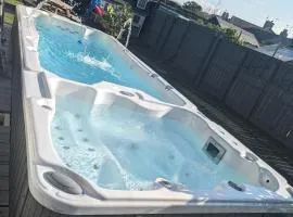 3 bed home, pool-hot tub & ev charger
