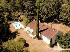 Villa en pleine nature avec piscine privée - 8 couchages - 4 chambres - Proche St Antonin Noble Val, hotel con estacionamiento en Penne